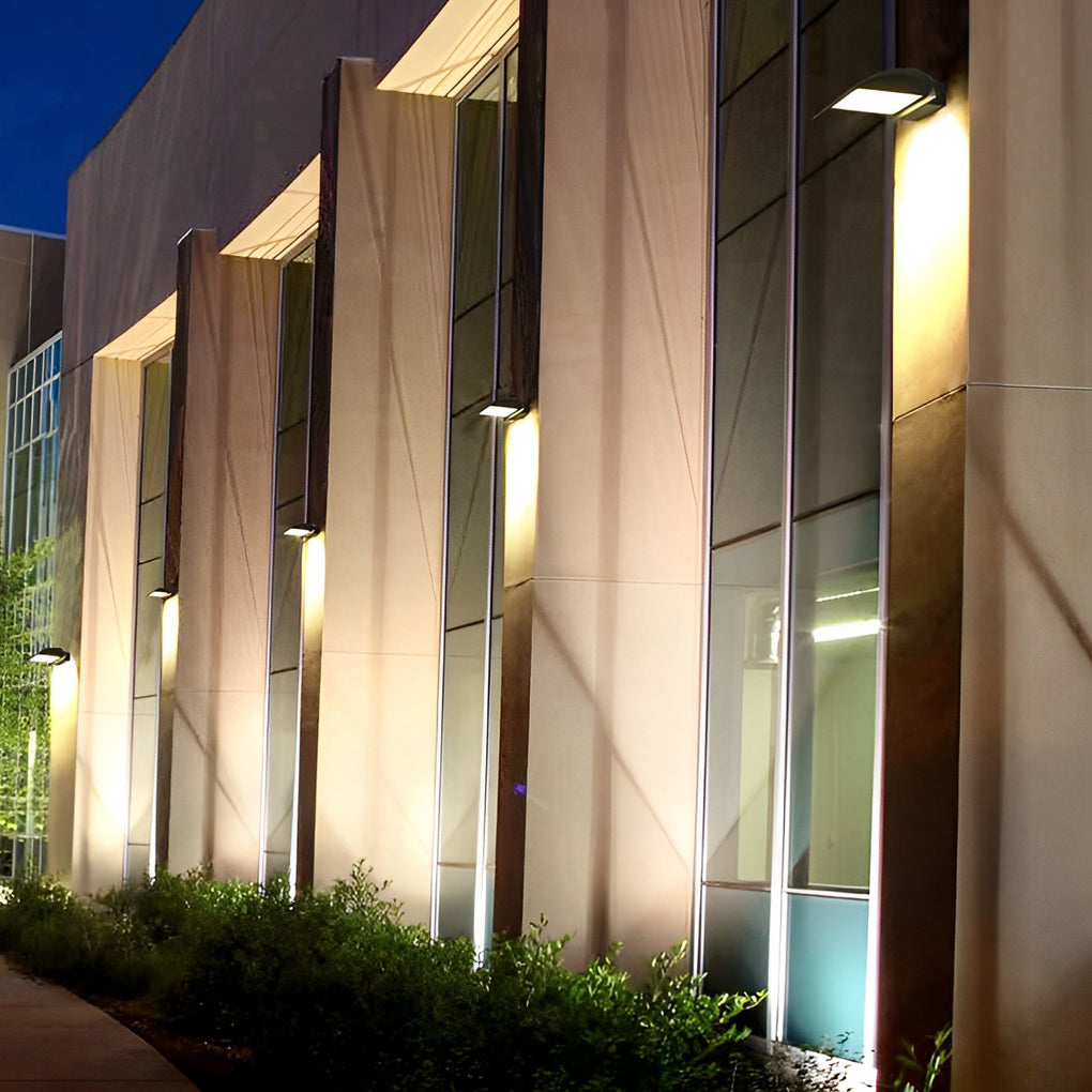 Aplique LED Exterior Curvo Minimalista – Preto